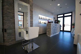 以贊美為鑰，開(kāi)啟美發(fā)造型與飾品銷售新篇章